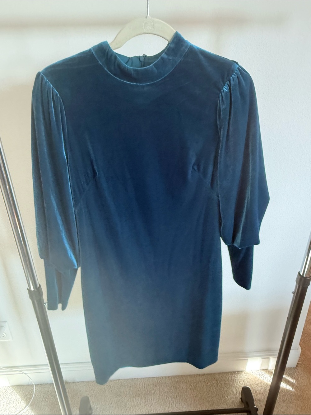 Aidan Mattox Velvet Long-Sleeve Shift Dress in Teal Blue